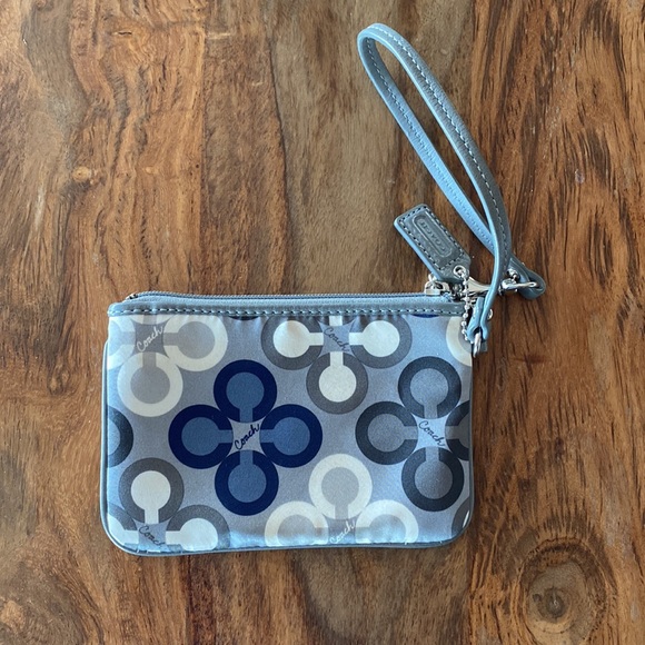 coach wristlet - Picture 2 of 5
